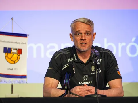 Snorri Steinn framlengir